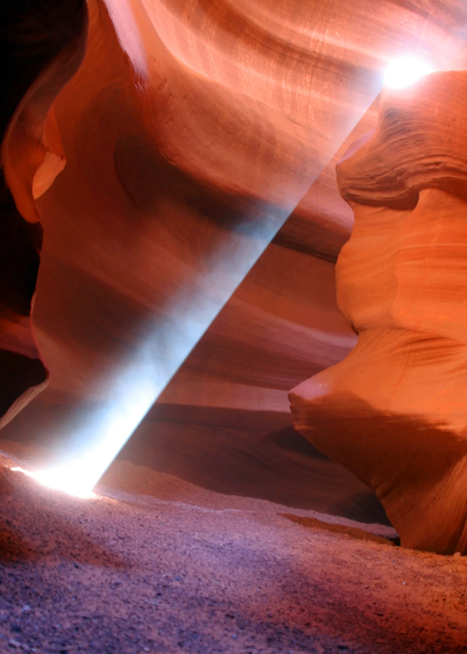 Beam of light in Antelope Canyon, Arizona
